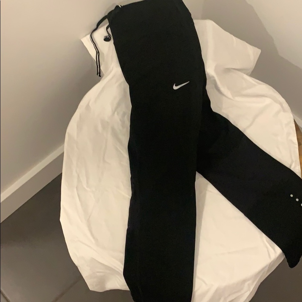 Nike Crop winter lined leggings with mesh detail